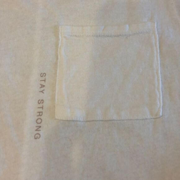 Good hYOUman White Cropped Tank “stay strong” - Picture 3 of 8